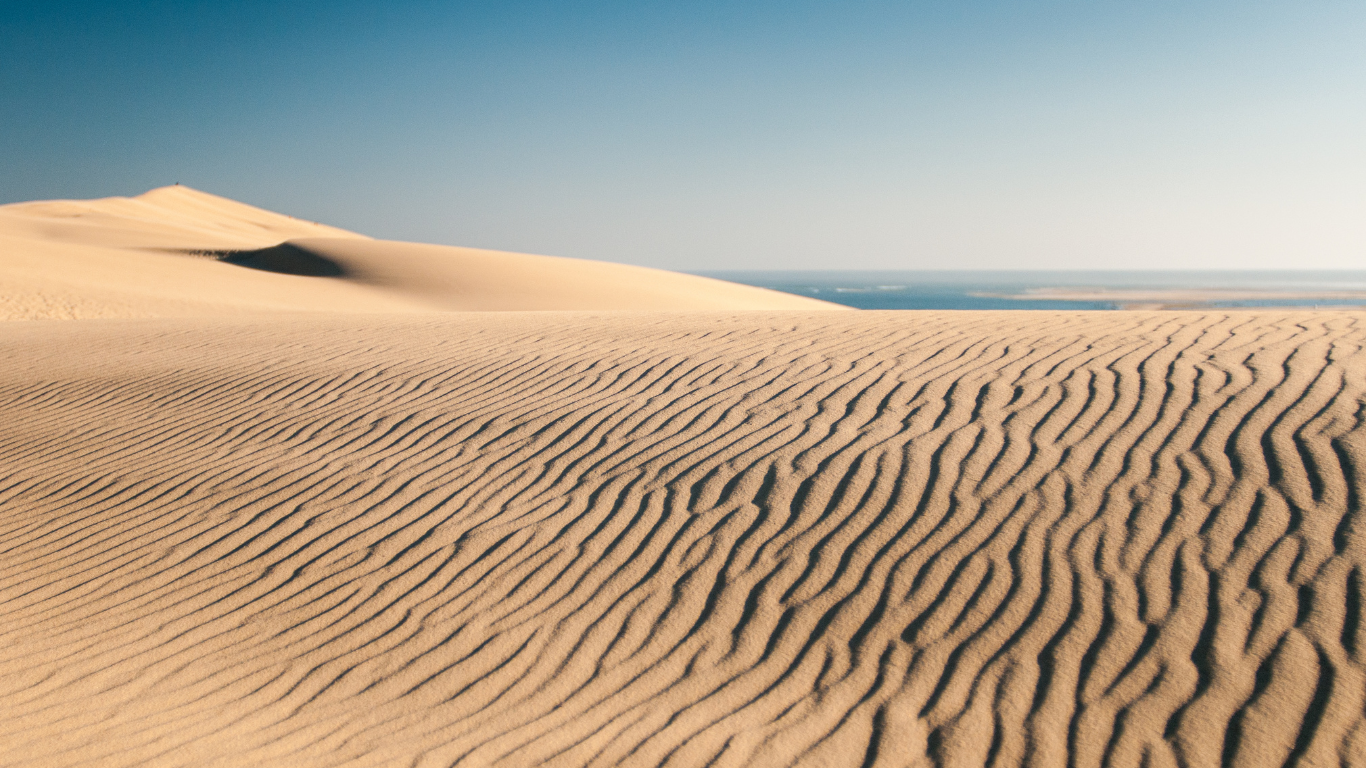 wind blown sand at Dune du Pilat