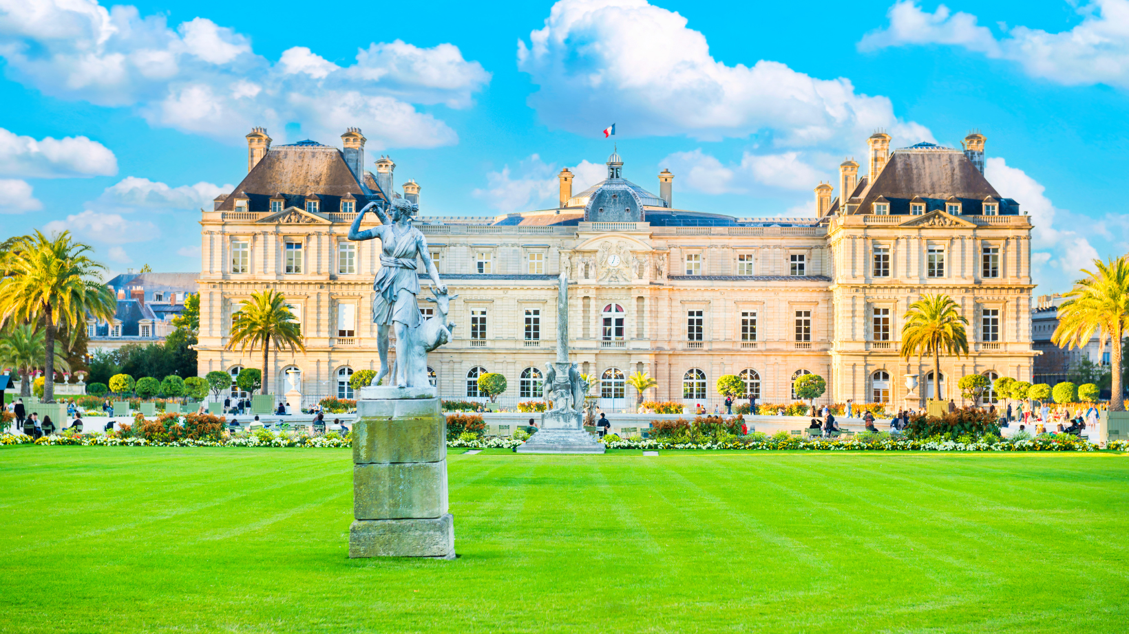  Luxembourg Gardens in the summertime with palm trees