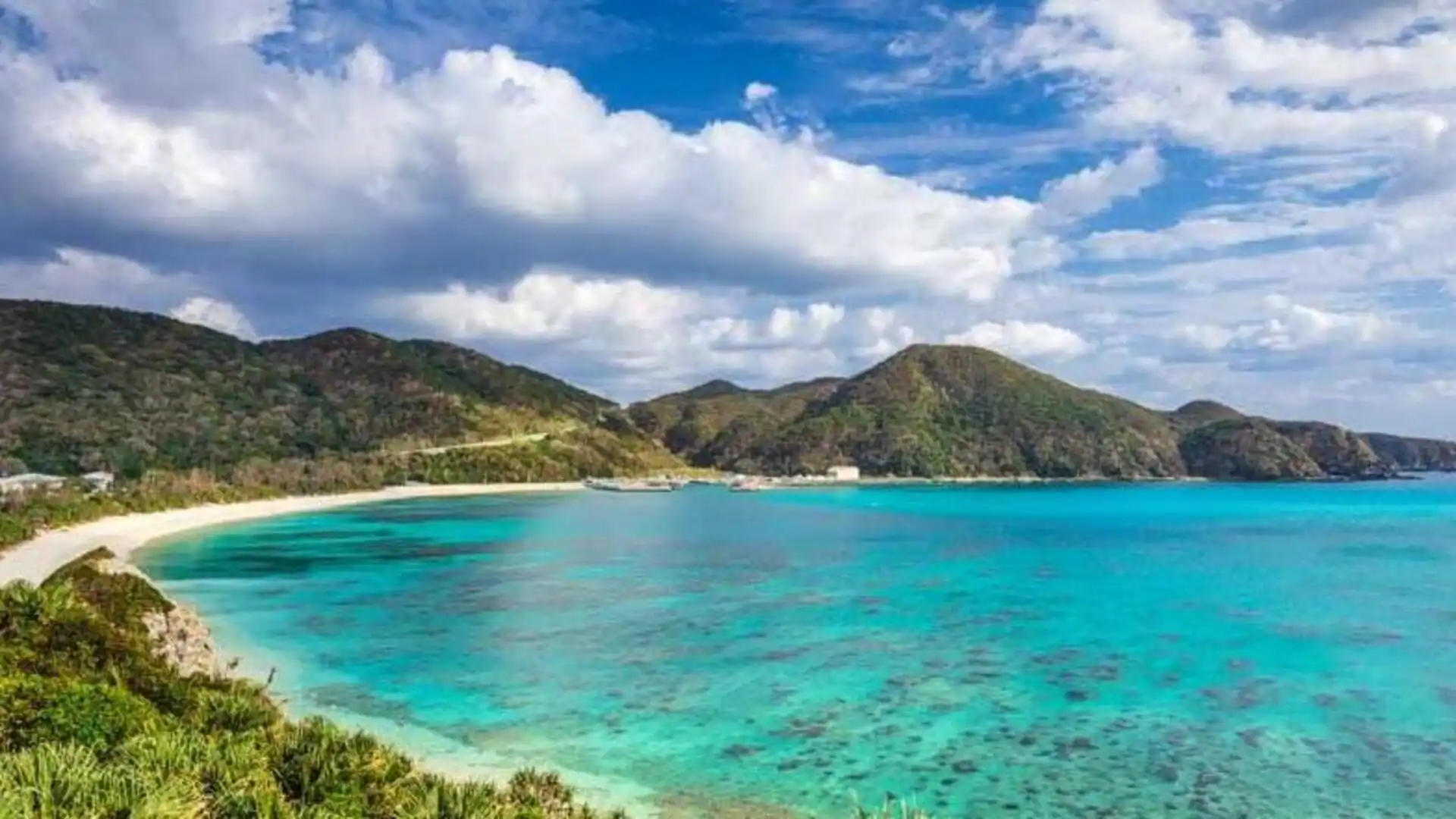 Aharen Beach: Tokashiki Island, Okinawa