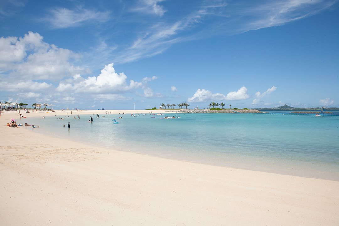 Okinawa Emerald Beach: Motobu, Okinawa