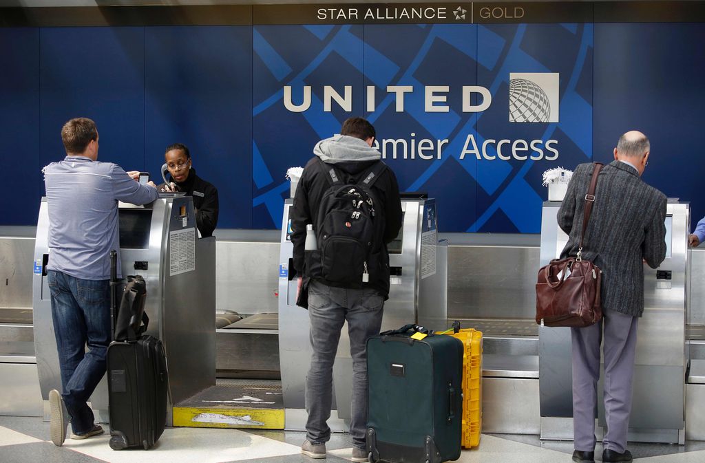 United Airlines Baggage Fees & Policies