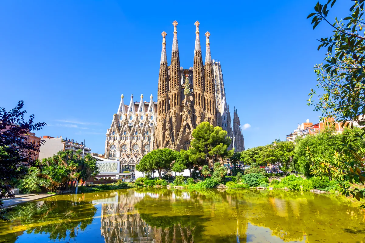 Cheap Flights To Barcelona Spain - $400's- 500's 🔥