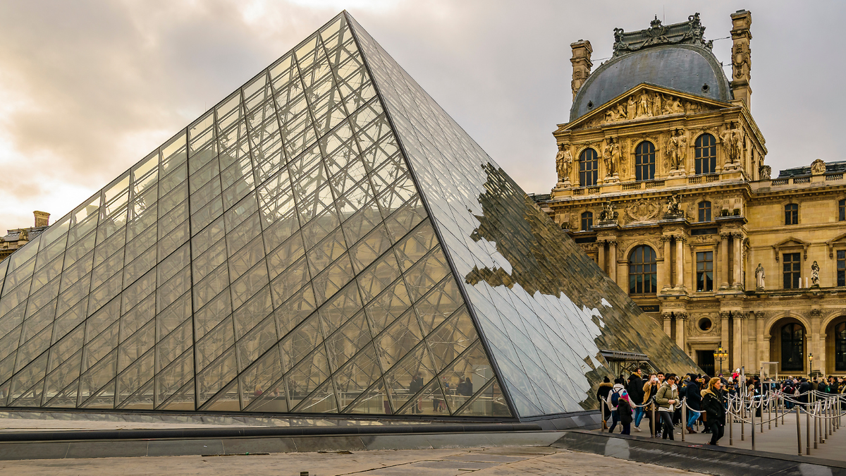 11 "Top Attractions" in Paris: Must-See Sights and Landmarks