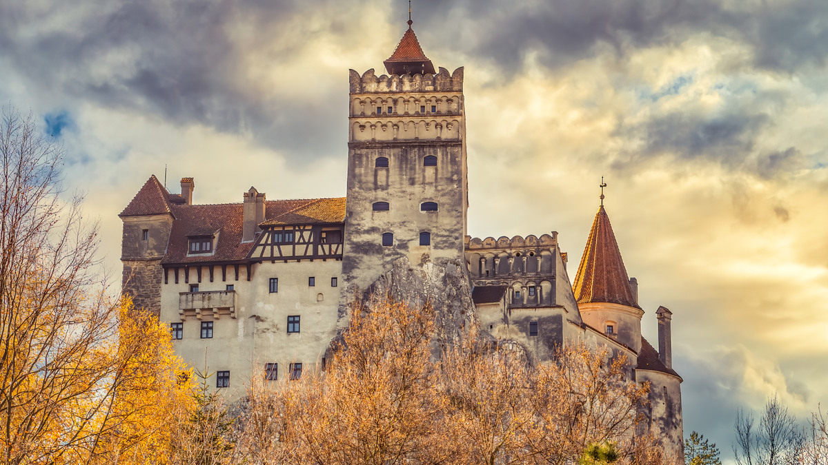 Visiting Dracula's Castle: A Complete Guide to Bran Castle