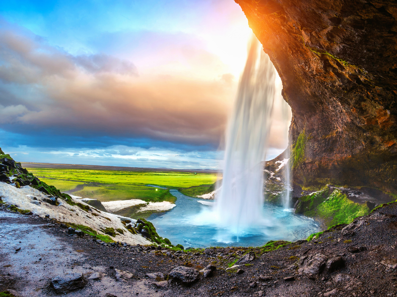 Land of Fire and Ice: Exploring Iceland's Top Attractions