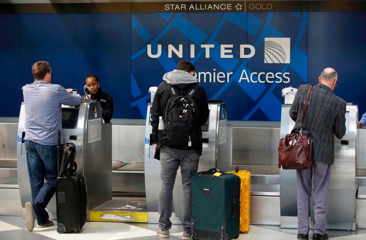 United Airlines Baggage Fees & Policies
