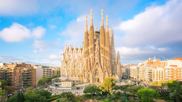 The Cheapest and Most Expensive Times To Visit Barcelona