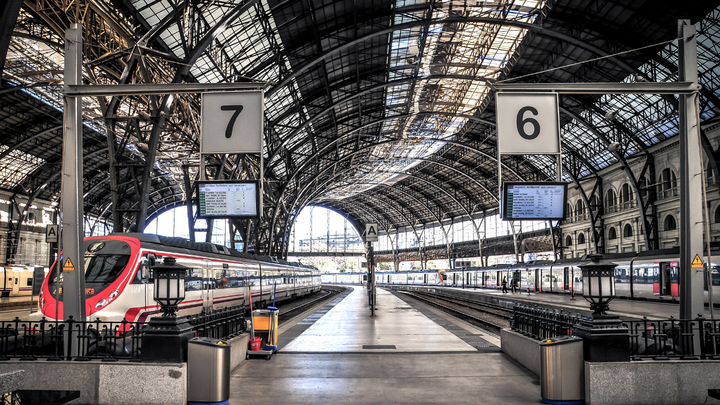 Tips For Getting Around Barcelona & Public Transportation 