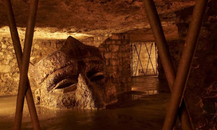 A rock face inside the underground tunnels of Buda Castle